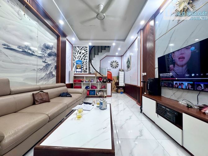BÁN NHÀ QUAN NHÂN THANH XUÂN 34m 5Tầng Mt 3.5m GIÁ 8 TỶ NGÕ THÔNG 2 THOÁNG KINH DOANH. - 1