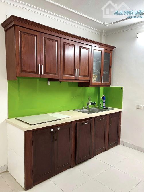Cho thuê nhà nguyên căn ngõ Văn Chương, Khâm Thiên, Đống Đa. DT 30m x 3 tầng, giá 7.5tr - 1