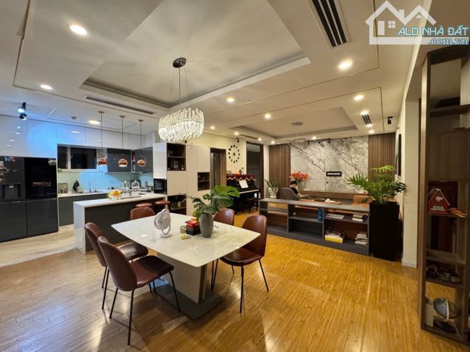 CHCC HOÀNG ĐẠO THUÝ – 3 SLOT ÔTÔ - BAN CÔNG – 181M² – 3N2VS – 21.7 TỶ (ECG203028) - 1