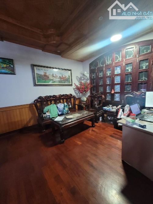 BÁN ĐẤT TẶNG NHÀ LẠC LONG QUÂN 79m2. PHÂN LÔ + Ô TÔ TRÁNH + VĂN PHÒNG. - 1