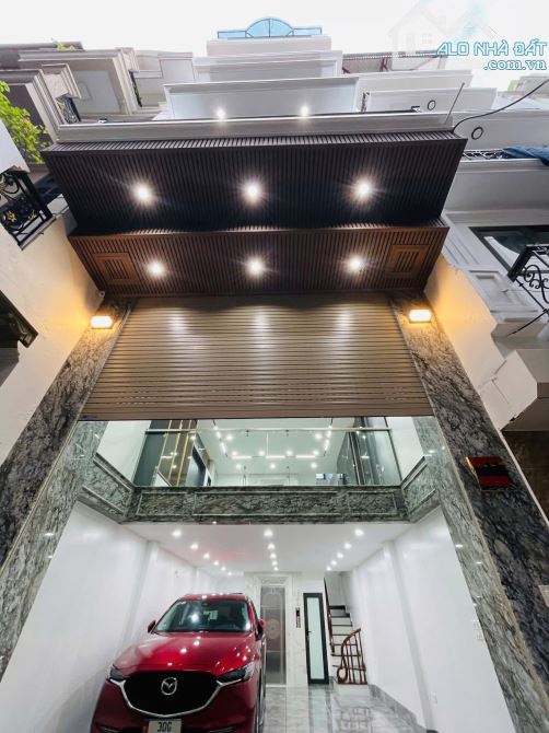 BÁN NHÀ PHÂN LÔ 13 LĨNH NAM MAI ĐỘNG HOÀNG MAI - 68M 7T MT 4.7M - VỈA HÈ OTO TRÁNH NHAU - 1