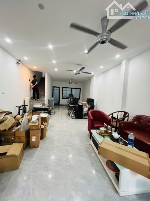 BÁN NHÀ KĐT AO SÀO THỊNH LIỆT HOÀNG MAI - 70M 4T MT 5M - VỈA HÈ ĐÁ BÓNG GẦN LOUIS CITY - 1