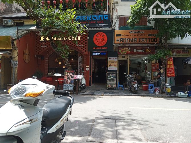 Bán nhà mặt phố Hàng Buồm 450m2, mặt tiền 15.5m, giá 204 tỷ