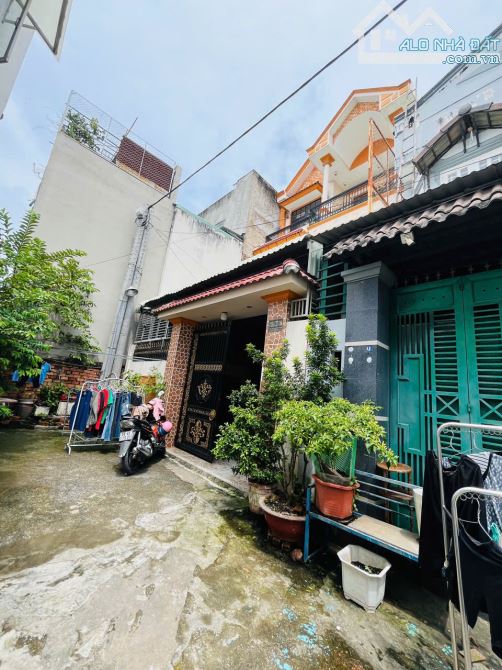 NHÀ ĐẸP NHƯ BIỆT THỰ 7 x 28M, 3 TẦNG, 7PN, Ô TÔ NGỦ SÂN, NGAY NGUYỄN DUY TRINH, CHỈ 9 TỶ - 12