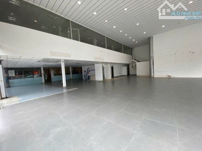🔥🔥CHO THUÊ SHOWROOM & NHÀ XƯỞNG Ô TÔ - NGAY GÓC NGÃ TƯ LỚN - TRUNG TÂM THÀNH PHỐ CẦN THƠ - 12