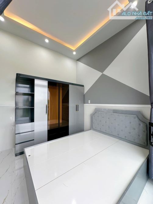 NHÀ TRỆT LẦU HIỆN ĐẠI NHÁNH Đ.NGUYỄN VĂN LINH GẦN CÂY XĂNG SỐ 9, CHỢ BÀ BỘ, LONG TUYỀN, CT - 12