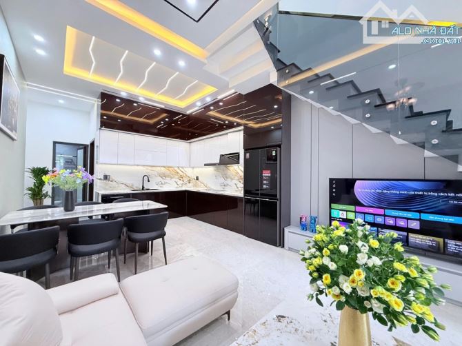 Bán nhà 3 tầng MT Trần Xuân Lê,5x18m.Giá:8.3 tỷ - 15