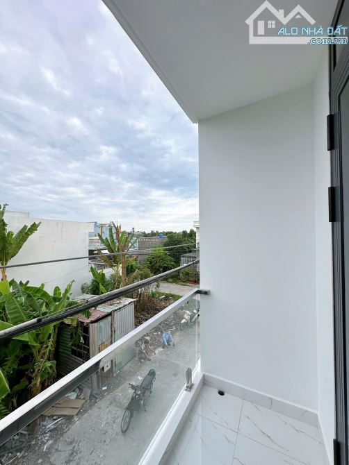 NHÀ TRỆT LẦU HIỆN ĐẠI NHÁNH Đ.NGUYỄN VĂN LINH GẦN CÂY XĂNG SỐ 9, CHỢ BÀ BỘ, LONG TUYỀN, CT - 15