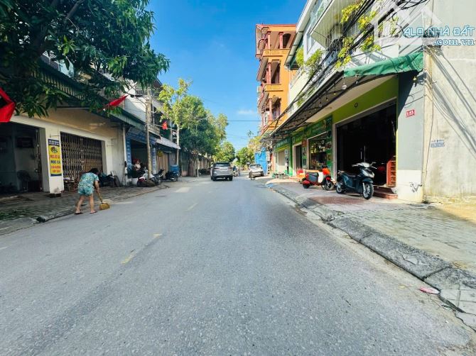 SIÊU PHẨM MẶT ĐƯỜNG CHU VĂN AN, LÊ LỢI TRUNG TÂM THÀNH VINH 153m2 ĐÔNG NAM - 2