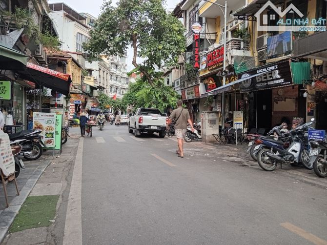 Rẻ hơn thị trường 40% mặt phố Hàng Buồm, Lãi 887 tỷ - 425m2 Mặt tiền 16.5m, Giá 218 tỷ - 2