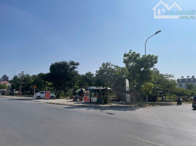 Bán đất 2 Mặt Nguyễn Quyền Đại Phúc . dt 104,1m . mt 6.47m . hướng ĐB & TB . giá 22 tỷ - 2