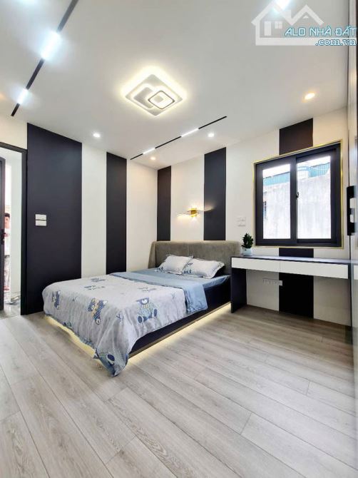 NHÀ ĐẸP GẦN 50M2-NHỈNH 9 TỶ  – TRỤC ĐƯỜNG LÁNG, VÀI NHÀ RA Ô TÔ TRÁNH - 2