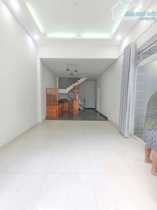 CHO THUÊ NHÀ NGUYÊN CĂN DT KHỦNG 8X15M 1T2L 3PN 2WC SÂN OTO ĐƯỜNG 24 LINH ĐÔNG - 3