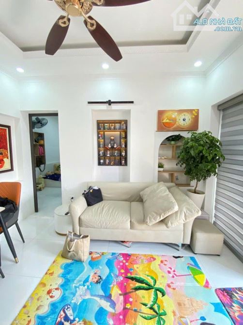 BÁN TẬP THỂ TẦNG 5 ,BỘ T .CHÍNH, 43 NGUYỄN NGỌC DOÃN, ĐỐNG ĐA. 150M2 – 5PN. 4,48 TỶ - 2