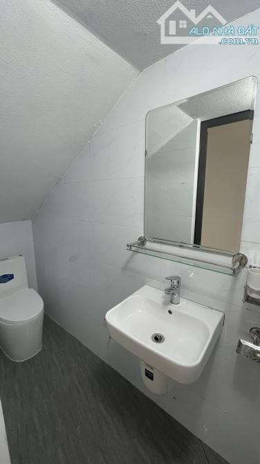 Nhà 3 tầng mới tinh ở Cao Bá Quát chỉ 2,5xx tỏi - 2