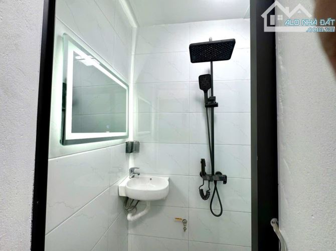 HÀNG HIẾM NHỎ XINH-VỪA TIỀN-PHỐ NGÔ SỸ LIÊN-VĂN MIẾU 6tầng CHỈ NHỈNH 6tỷ - 2
