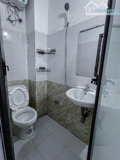 TOÀ NHÀ DÒNG TIỀN 6 TẦNG MẶT NGÕ - Ô TÔ ĐỖ CỬA - MẶT TIỀN ĐẸP - THOÁNG - DOANH THU GẦN 50 - 2