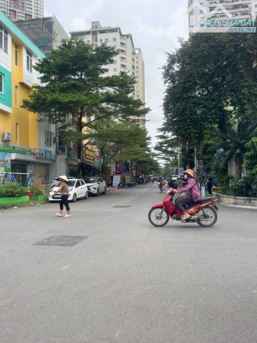 BÁN ĐẤT DỊCH VỤ  LA KHÊ, DỌC BÚN 2,SÁT NGÃ 3  CHỢ VĂN KHÊ, DIỆN TÍCH 50M2 , GIÁ 15.2 TỶ. - 2