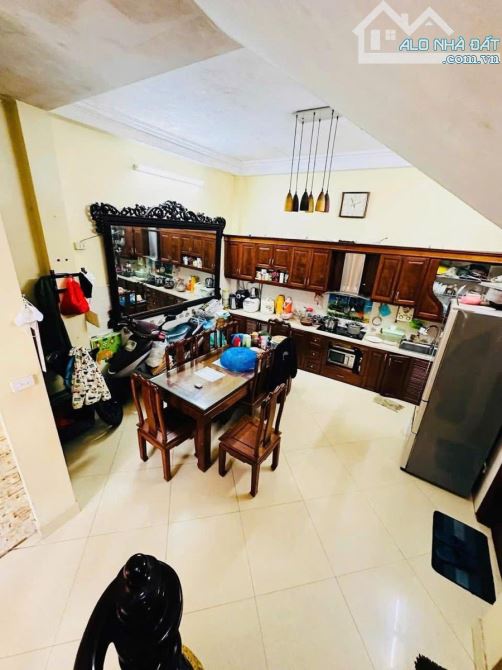 BÁN NHÀ LẠC LONG QUÂN Ô TÔ ĐỖ CỬA LÔ GÓC CÓ SÂN ĐỂ XE DÂN XÂY NGÕ THÔNG 75M, 5 TẦNG, MT 6 - 2