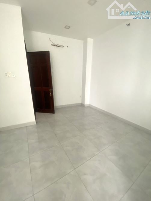 Ngộp bank giảm sốc 2.4 tỷ Bán nhà mặt tiền đường 12m Đình Phong Phú – 79M², 3PN thu nhập 3 - 2