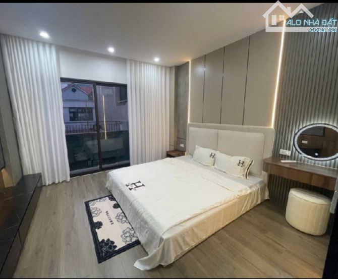 🏠 BÁN NHÀ ĐẸP NGUYỄN VĂN CỪ – 7 TẦNG THANG MÁY – GARA Ô TÔ – FULL NỘI THẤT 🌟 - 2