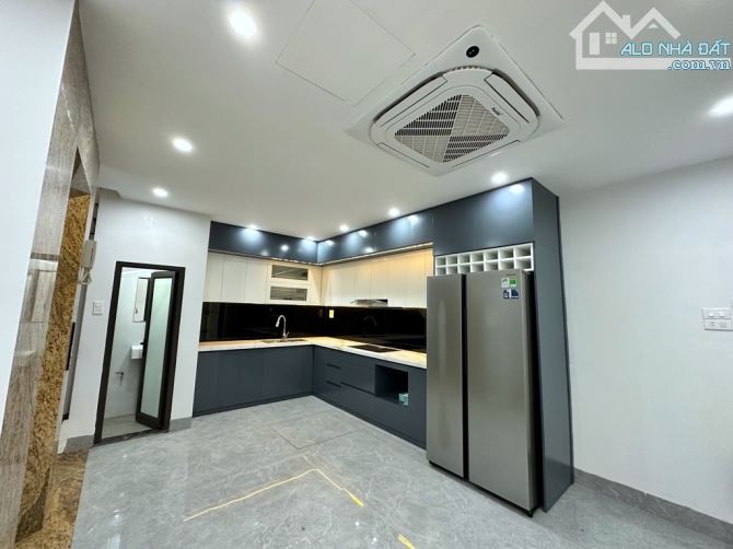 Bán nhà Phố Việt Hưng, 40m2,   máy, 6 tầng, Chào 7.95 tỷ,  - Full nội thất sang xịn - 2