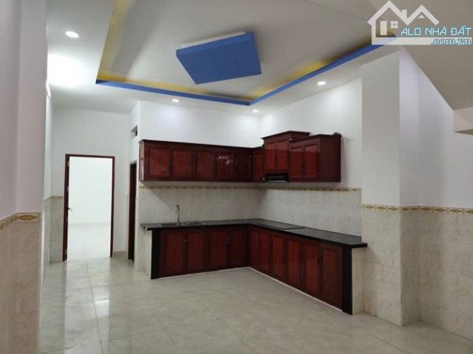 Bán nhà HXH Quận 12, ngay nhà thờ giáo xứ Đông Quang, DT 92m2, 5 tỷ 9 - 2
