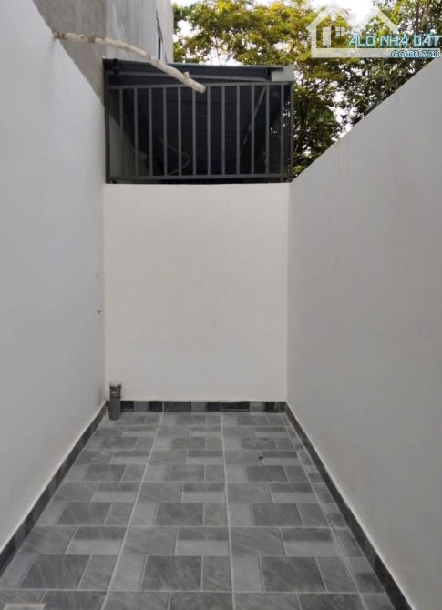CHÍNH CHỦ CHUYỂN CÔNG TÁC NƯỚC NGOÀI BÁN GẤP CĂN LỬNG 105m2 NGAY TRUNG TÂM - 2