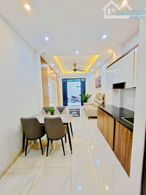 Bán nhà Nam Dư 31m 5 tầng full nội thất, ngõ ô tô giá 5.7 tỷ - 2