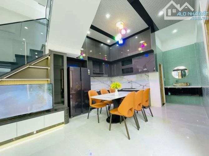 NHÀ 2 TẦNG THIẾT KẾ ĐẸP, NGANG RỘNG 7M NHƯ VILLA - TÔN ĐẢN - FULL NỘI THẤT - 2