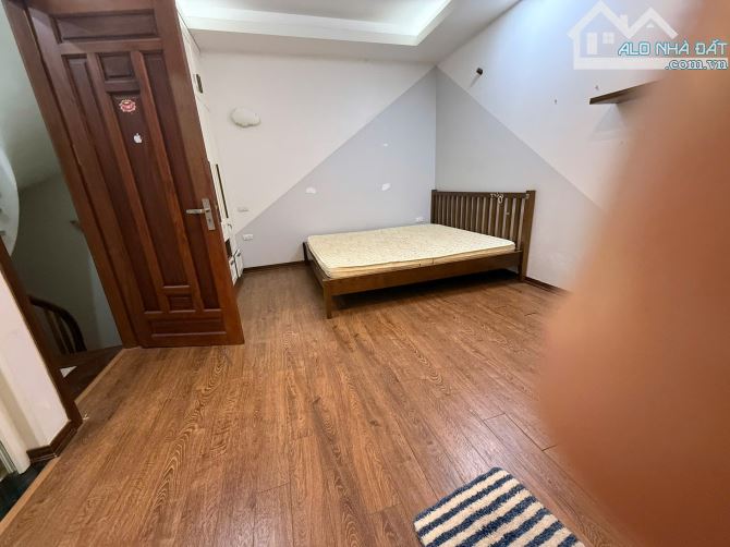 Hiếm! Bán nhà đường Trần Duy Hưng, Cầu Giấy, nhà đẹp ở luôn, mặt tiền rộng, gần phố - 2