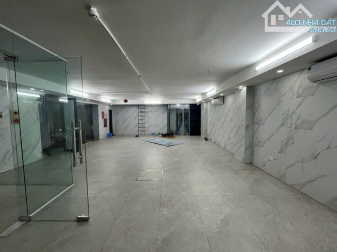 Cho Thuê Toà Nhà Văn Phòng 140m2 x 10 tầng  giá thuê 170 triệu/tháng tại Nguyễn Hoàng - 2