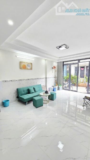 Bán nhà 3 tầng mới đẹp, 32m² (4x8), Hẻm xe hơi Lê Đình Cẩn, gần Chiến Lược, chỉ hơn 4 tỷ - 2