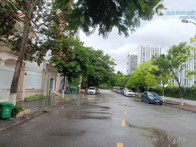 Bán đất Biệt Thự Sao Đỏ, Anh Dũng, Hưng Đạo, Hải Phòng. Diện tích : 300m2 - Mặt tiền 15m - 2