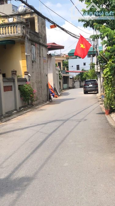 BÁN ĐẤT ĐÔNG DƯ BÁT TRÀNG GIA LÂM VỈA HÈ Ô TÔ TRÁNH DT 70 M GIÁ NHÚ 8 TỶ CO TL - 2