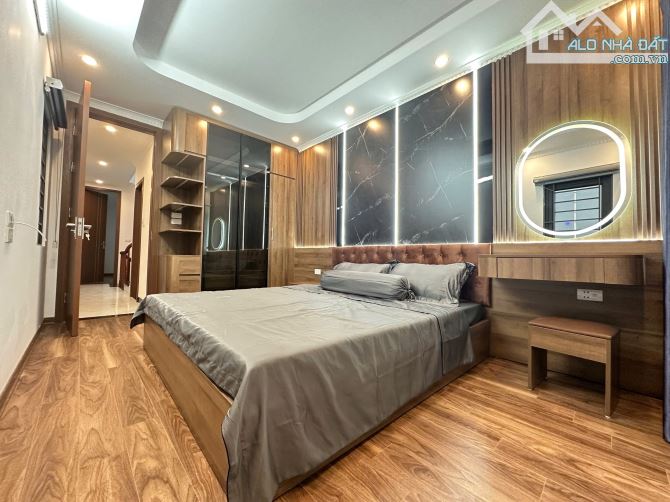 Căn góc gần siêu thị Aeon Mall, cầu Vĩnh Tuy. 46m*5tầng*6ngủ*full nội thất, ở ngay. - 2