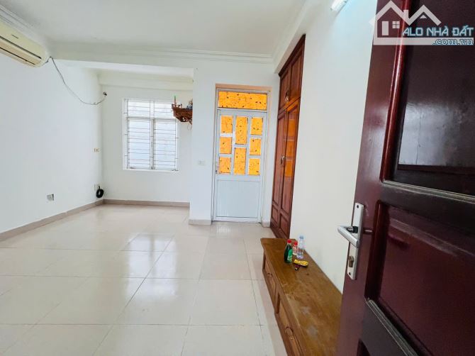 Siêu hiếm nhà 3 tầng đường Hồ Đá, Sở Dầu, Hồng Bàng, Hải Phòng. ô tô đỗ cửa chỉ 2,1 tỷ - 2