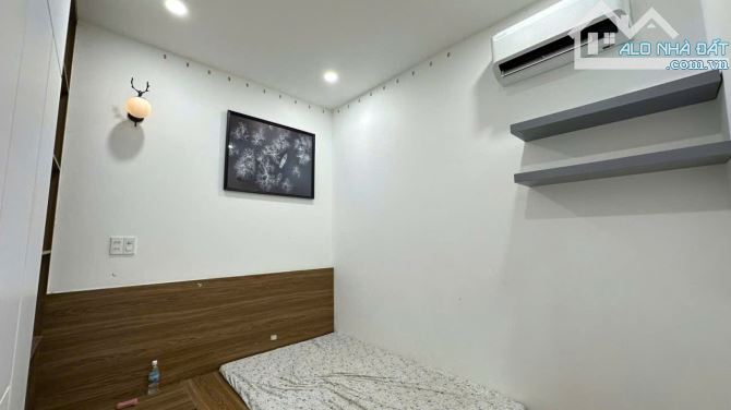 BÁN GẤP NHÀ CẤP 4 HÒN XỆN GẦN BIỂN 700m, CÒN MỚI , CHO THUÊ DC 8TR/THÁNG, 2 MẶT TIỀN - 2