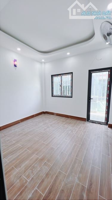 Nhà hẻm 772 Đoàn Văn Bơ - 4 Tầng mới - 40m2 - hơn 4 tỏi 8 TL - 2