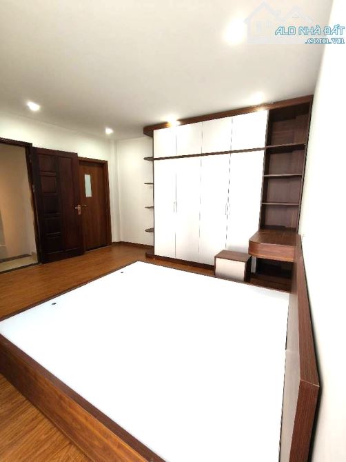 BÁN NHÀ THẠCH BÀN 32M2, 5 TẦNG, NGÕ NÔNG, Ô TÔ ĐỖ CỔNG, 6.2 TỶ - 2