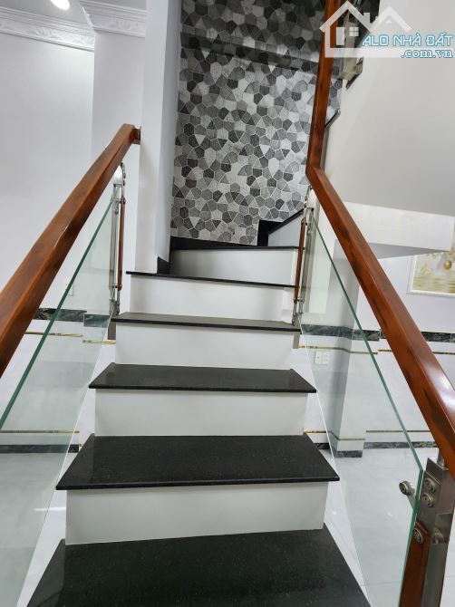 Quang Trung- Gò Vấp  Nhà 2 tầng đường 32m2- giá 3.2 tỷ tl - 2