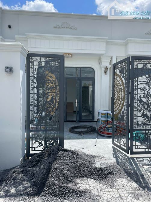 BÁN NHÀ MỚI KHU PHỐ MỸ LƯƠNG - MỸ PHONG - GIÁ 1 TỶ 530 / HOÀN CÔNG - SỔ HỒNG RIÊNG - 2