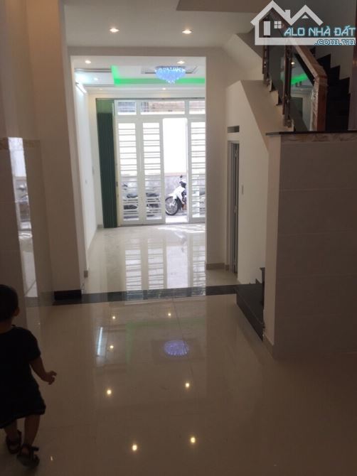 NNC Thích Quảng Đức Phú Nhuận 4x11m 3 Lầu 4PN. Giá 18 triệu/ tháng - 2
