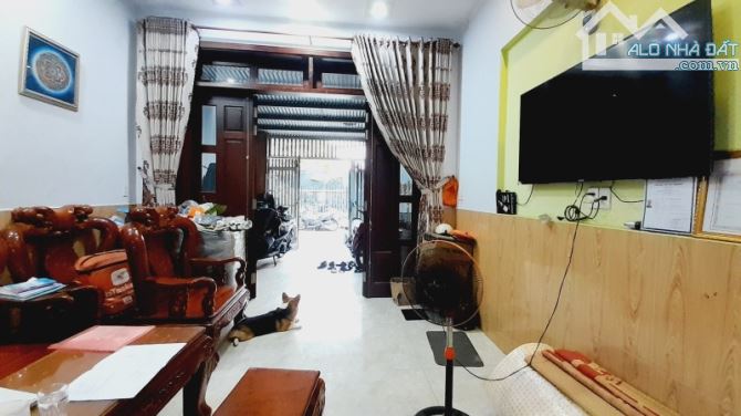 GẦN CV LÀNG HOA - XE HƠI ĐẬU SÂN - 60M2 ( 4 X 15 ) - 4 TẦNG - 4 PN. - 2