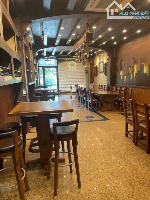 🏨 KHÁCH SẠN 8 TẦNG – HẦM RƯỢU – THANG MÁY – VIEW BIỂN NGUYỄN TẤT THÀNH - 2