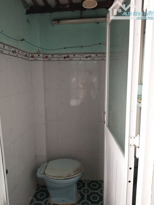 Phòng trọ 16m2 có bếp, vệ sinh riêng và camera an ninh 24/7 - 2
