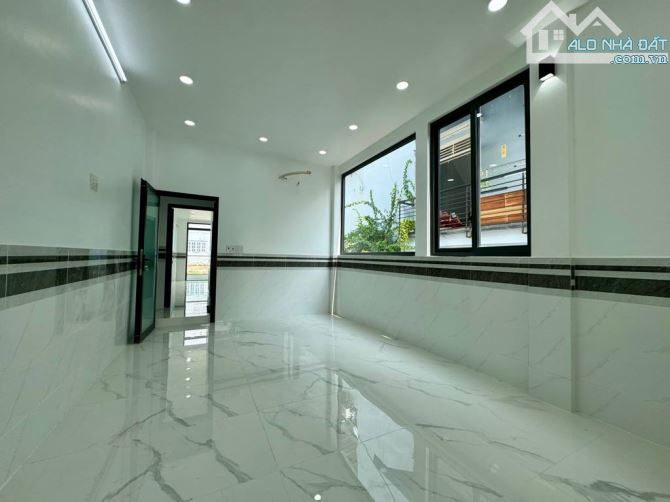 Hiếm - Nhà 80m2, đúc 4 tầng, hẻm 8m Nguyễn Tất Thành – 14,8 tỉ. - 2