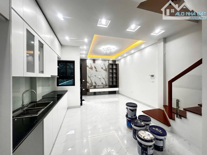 BÁN NHÀ PHÂN LÔ VŨ TÔNG PHAN –7 TẦNG THANG MÁY –Ô TÔ DỪNG NGÀY ĐÊM –NỞ HẬU ĐẸP–KD TỐT - 2