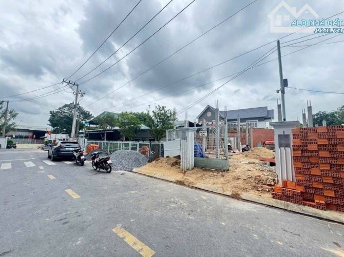 Mặt tiền Nguyễn Bỉnh Khiêm – trung tâm Dĩ An – vị trí vàng sát Big C & Làng ĐH – chỉ 8,9 t - 2