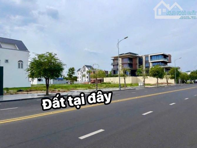 Siêu phẩm C1-07 (360m2) nền biệt thự mặt tiền biển view biển trực diện không che - 2